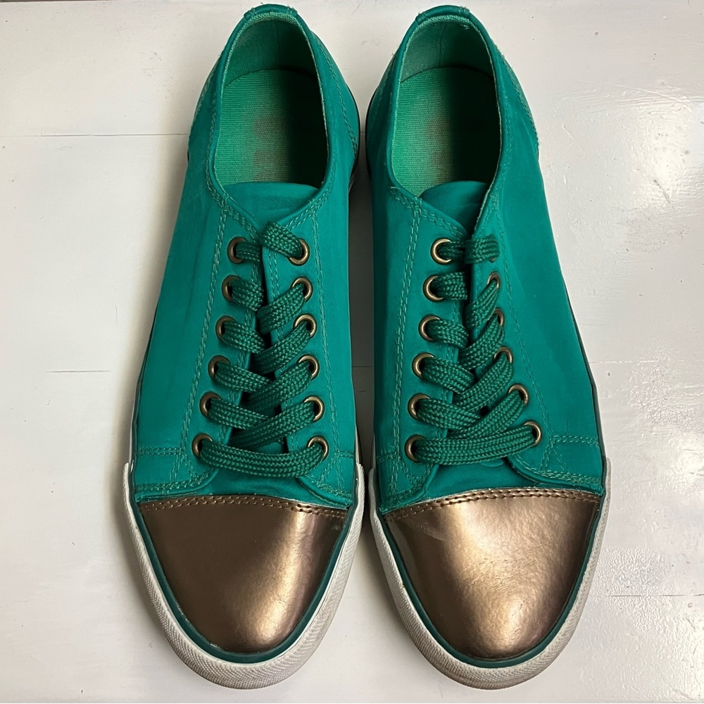 TWIGGY LONDON Womens SNEAKERS Satin Green Fabric Gold Leather Captoe SIZE 8.5